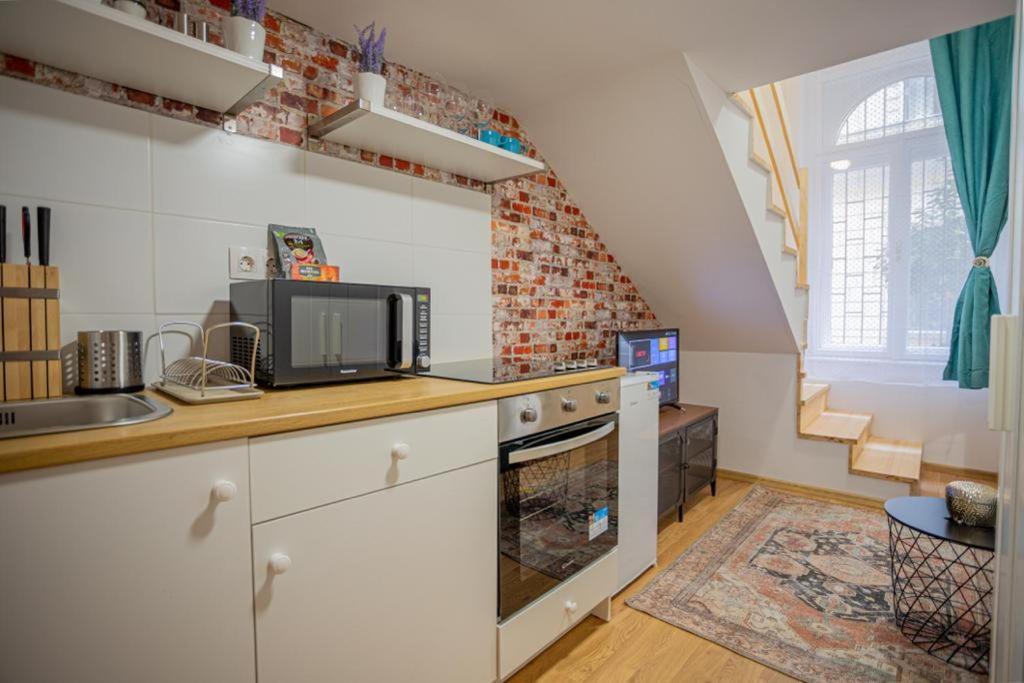 Cosy Gallery Flat In Akacfa St. בודפשט